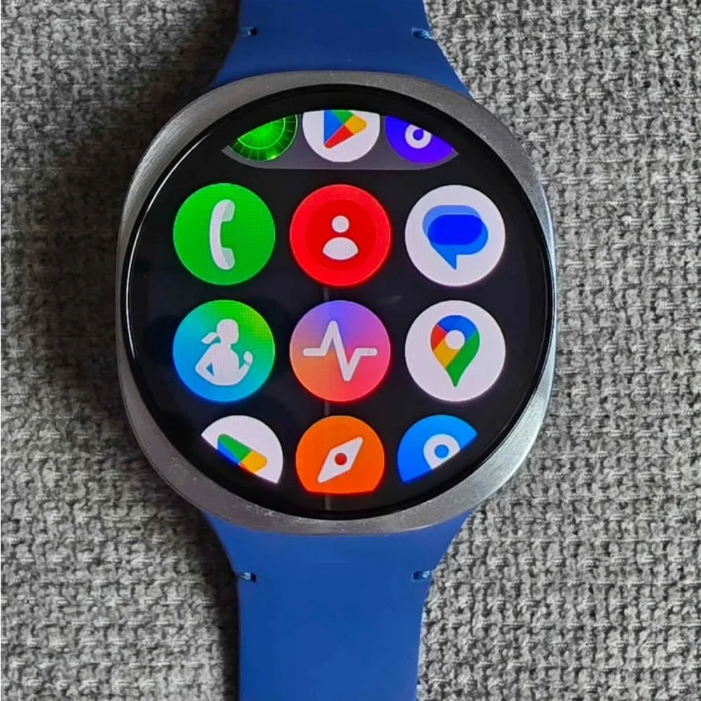 Smartwatch with Blue Band